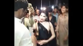 Sexy Dance Mujra in public flashing boobs