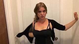 Hot real estate agent fucks for the sale - Erin Electra