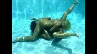 Exposure - Lesbian underwater sex